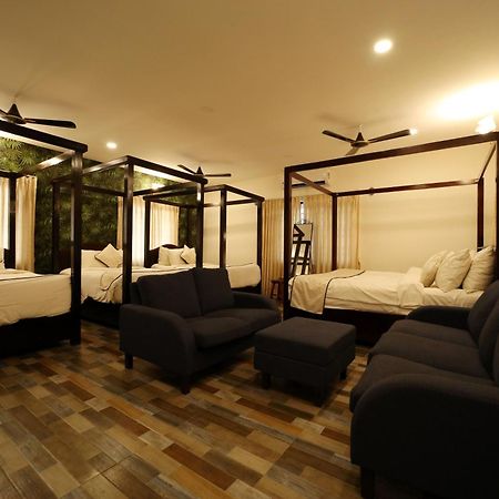 Brown Town Resort & Spa 하이데라바드 외부 사진