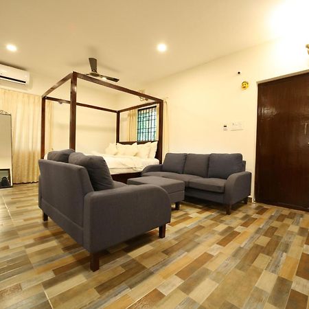 Brown Town Resort & Spa 하이데라바드 외부 사진