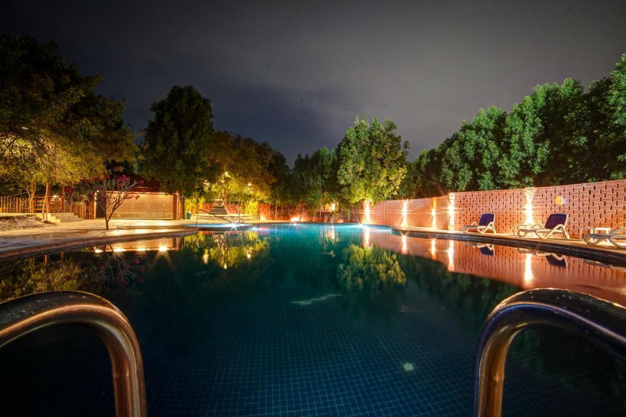Brown Town Resort & Spa 하이데라바드 외부 사진