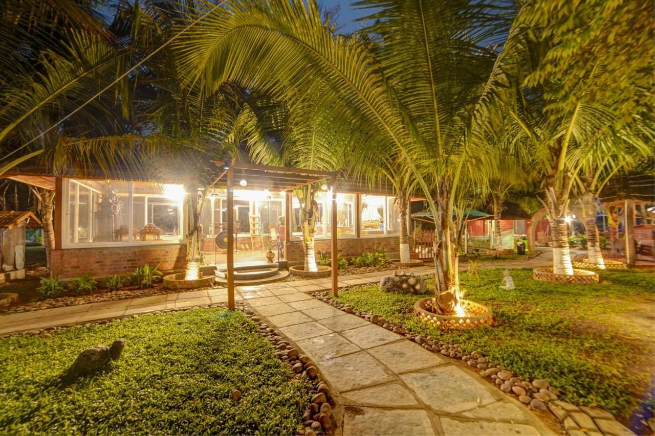 Brown Town Resort & Spa 하이데라바드 외부 사진