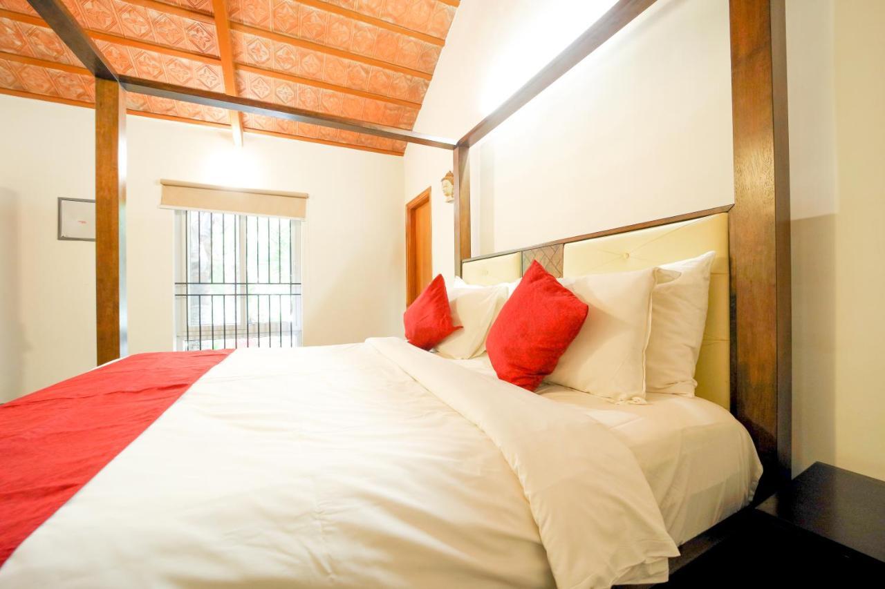 Brown Town Resort & Spa 하이데라바드 외부 사진