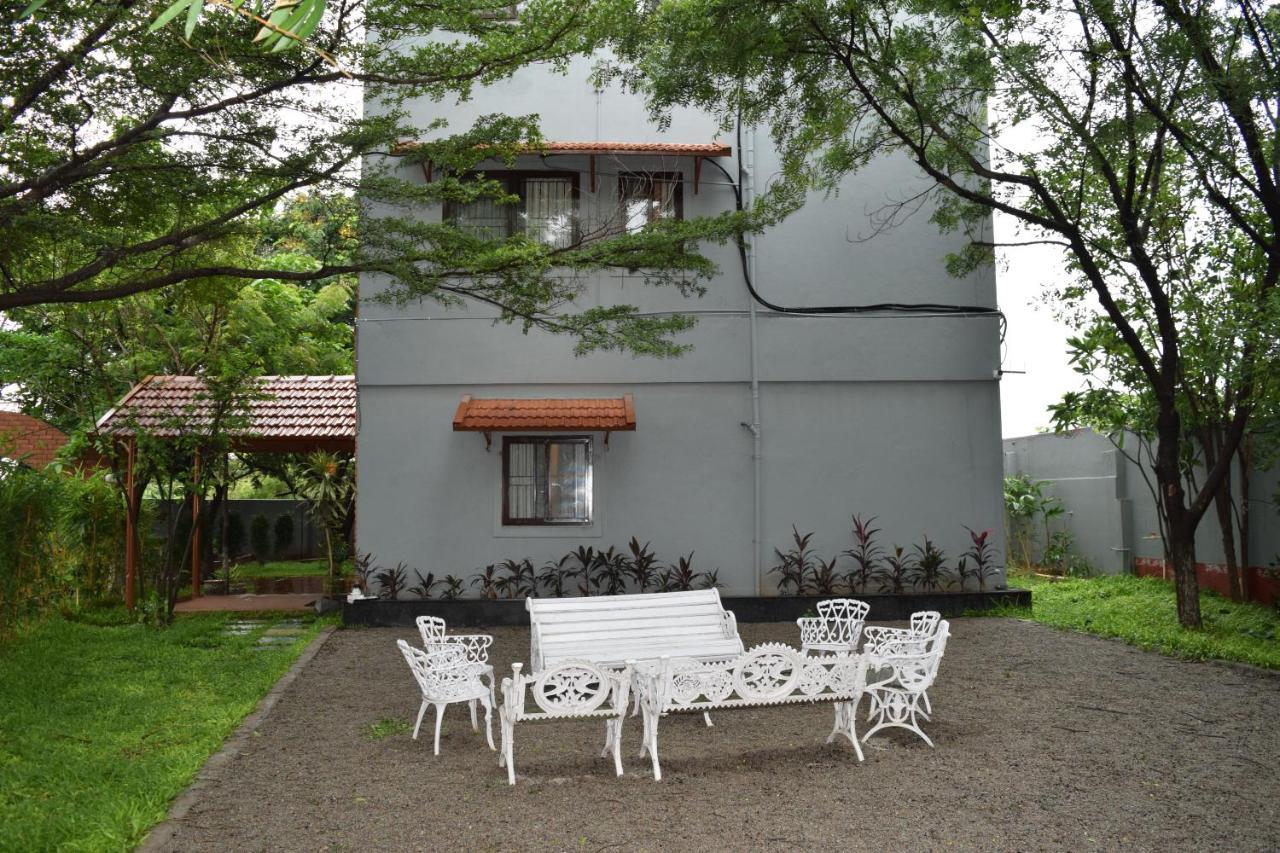 Brown Town Resort & Spa 하이데라바드 외부 사진