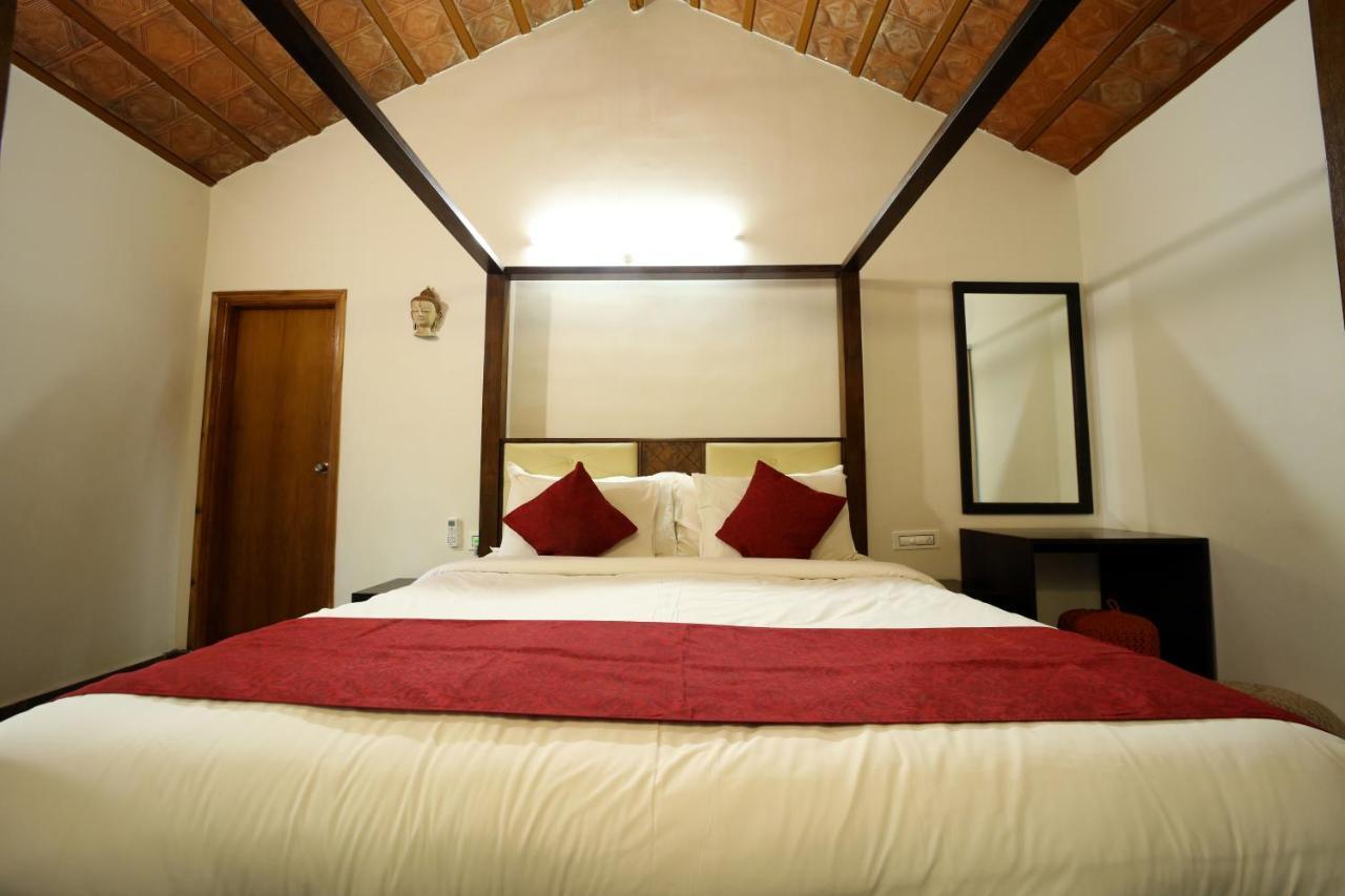 Brown Town Resort & Spa 하이데라바드 외부 사진