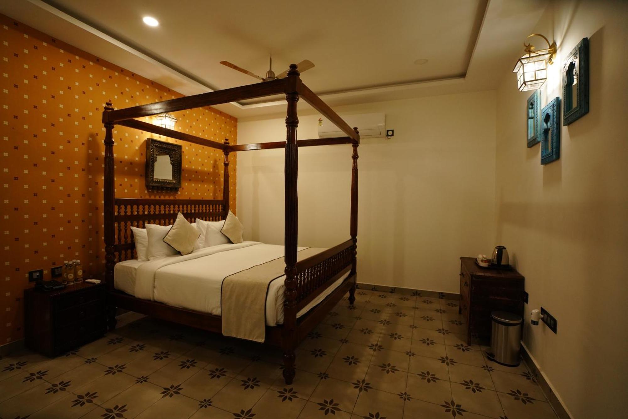Brown Town Resort & Spa 하이데라바드 외부 사진